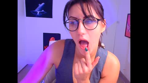 Emma online show from January 18, 2:12 pm