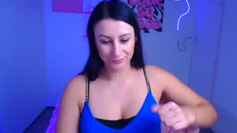 Snapshot of _emma_lay chatting on October 31, 12:50 pm Emma online show from October 31, 12:50 pm