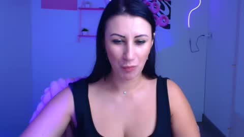 Snapshot of _emma_lay chatting on November 7, 1:22 pm Emma online show from November 7, 1:22 pm