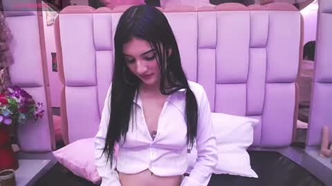 _emmarouse_ online show from April 25, 2:03 am