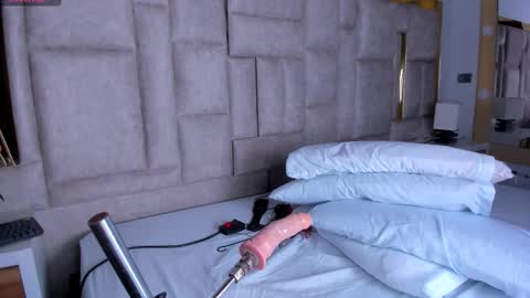 Snapshot of _eris_rose chatting on November 5, 7:25 pm _eris_rose online show from November 5, 7:25 pm