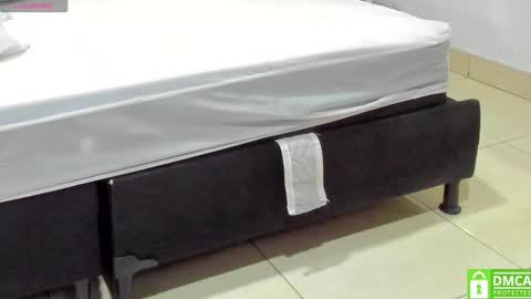 Snapshot of _eris_rose chatting on November 8, 6:51 pm _eris_rose online show from November 8, 6:51 pm