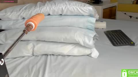 Snapshot of _eris_rose chatting on November 9, 7:34 pm _eris_rose online show from November 9, 7:34 pm