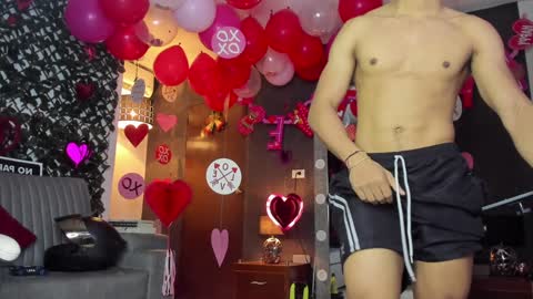 Snapshot of _eufrates_ chatting on February 8, 4:04 pm  EUFRATES online show from February 8, 4:04 pm