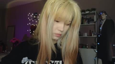 EveEva online show from December 1, 10:31 am