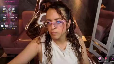 Snapshot of _evoni_b chatting on November 10, 7:57 pm evoni online show from November 10, 7:57 pm