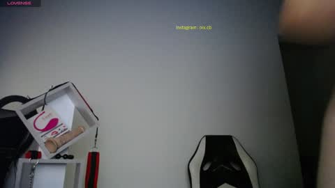 Snapshot of _exa_ chatting on January 8, 3:40 am Exa help me position myself with your thumb up thanks online show from January 8, 3:40 am