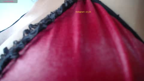 Snapshot of _exa_ chatting on January 26, 5:13 pm Exa help me position myself with your thumb up thanks online show from January 26, 5:13 pm