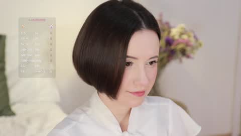 Essie  online show from December 22, 11:31 pm