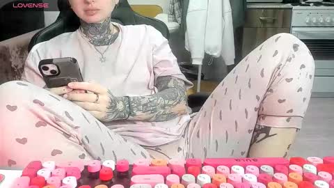 Alis online show from February 6, 8:34 pm