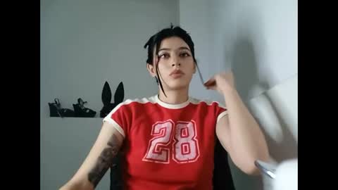 Snapshot of _genesid_dixton chatting on February 10, 12:52 am Mia-foster online show from February 10, 12:52 am