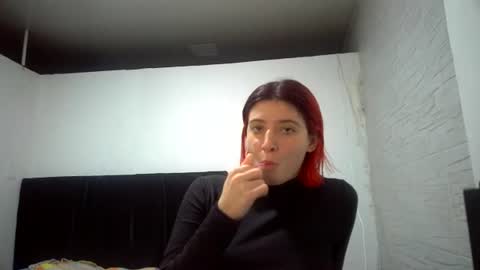 Snapshot of _genesid_dixton chatting on July 4, 3:02 am Mia-foster online show from July 4, 3:02 am