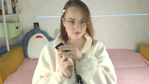 Snapshot of _gingermean_ chatting on December 5, 5:04 am GingerMean online show from December 5, 5:04 am