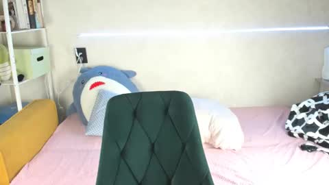 Snapshot of _gingermean_ chatting on December 6, 10:27 am GingerMean online show from December 6, 10:27 am