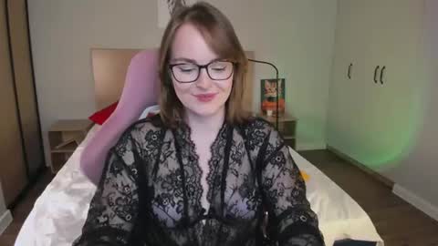 Snapshot of _gingermean_ chatting on June 25, 9:36 am GingerMean online show from June 25, 9:36 am