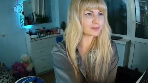 _glamorous_ online show from February 10, 9:04 pm