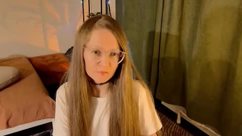Snapshot of _goldilocks__ chatting on October 11, 3:43 pm _goldilocks__ online show from October 11, 3:43 pm