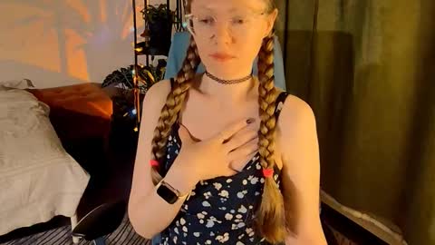 Snapshot of _goldilocks__ chatting on October 13, 6:19 pm _goldilocks__ online show from October 13, 6:19 pm