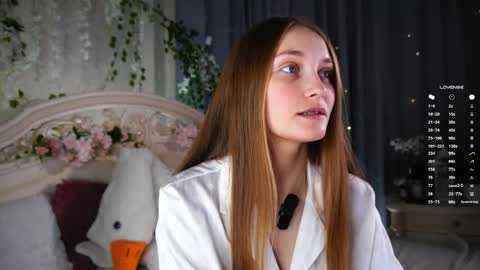 Snapshot of _green_green_ chatting on May 7, 2:28 am Milly online show from May 7, 2:28 am