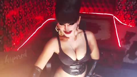 Snapshot of _hailyourqueenx chatting on January 10, 7:32 pm GoDDess  Chloe online show from January 10, 7:32 pm