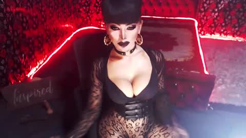 Snapshot of _hailyourqueenx chatting on January 19, 4:12 am GoDDess  Chloe online show from January 19, 4:12 am