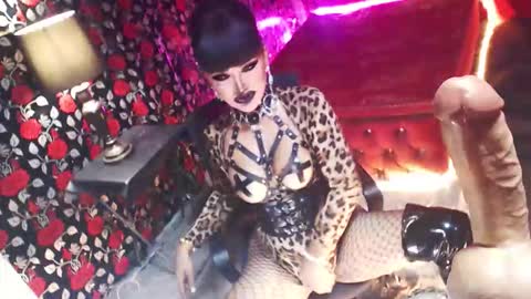 Snapshot of _hailyourqueenx chatting on September 23, 9:29 pm GoDDess  Chloe online show from September 23, 9:29 pm