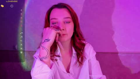 _hey_scarlett_ online show from December 3, 4:58 am