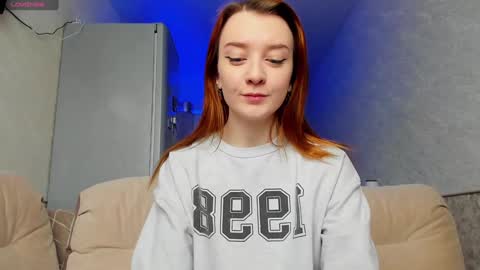 _hey_scarlett_ online show from December 6, 4:14 am