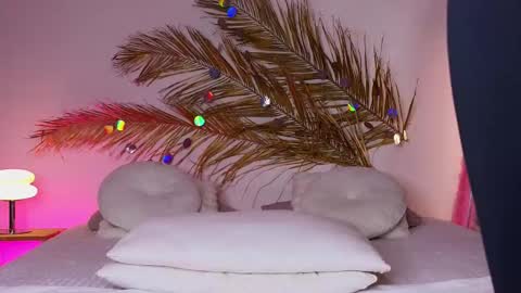 Holly online show from February 27, 5:13 am