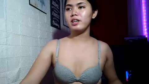 Snapshot of _hoelymolly chatting on November 16, 2:28 am hoely molly online show from November 16, 2:28 am