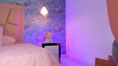 Snapshot of _hollywood_1 chatting on October 17, 12:36 am Hollywood online show from October 17, 12:36 am