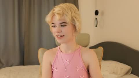 Alisha online show from June 10, 1:32 pm