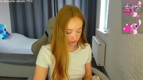 Snapshot of _hot_mia_1 chatting on June 3, 9:56 am _hot_mia_1 online show from June 3, 9:56 am
