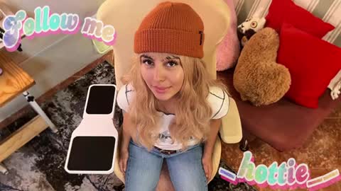 _hottie__ online show from January 14, 8:59 pm