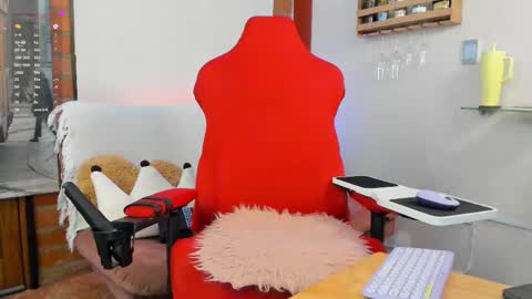 _hottie__ online show from February 13, 10:43 pm