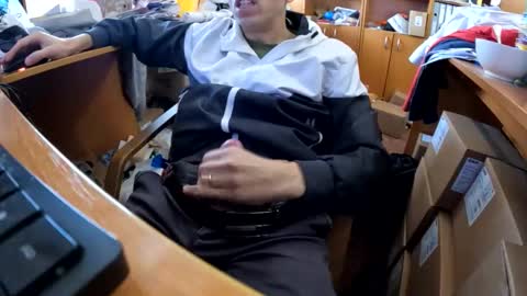 Snapshot of _i_a_m_ chatting on September 19, 7:54 am _i_a_m_ online show from September 19, 7:54 am