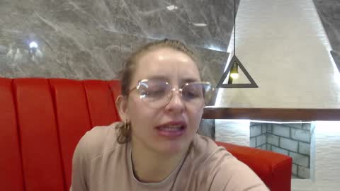 Snapshot of _isaabellaa chatting on January 15, 2:24 pm Isa online show from January 15, 2:24 pm