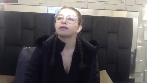 Isa online show from January 17, 11:59 am