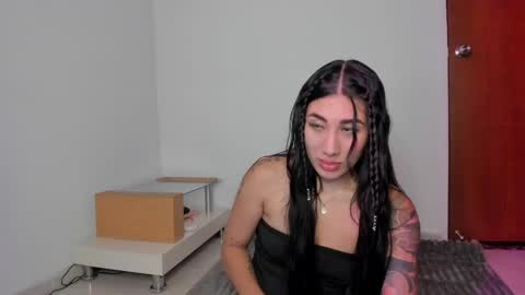 Snapshot of _isabella99_ chatting on April 25, 5:32 am Isabella online show from April 25, 5:32 am
