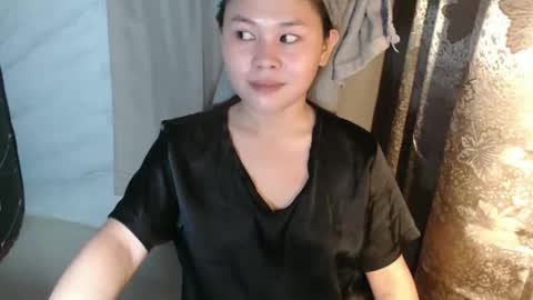 Snapshot of _ishi chatting on October 6, 11:07 am Ishi online show from October 6, 11:07 am