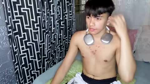 _jamescock online show from April 20, 4:59 am