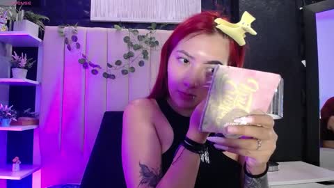 Mia online show from January 9, 1:56 pm