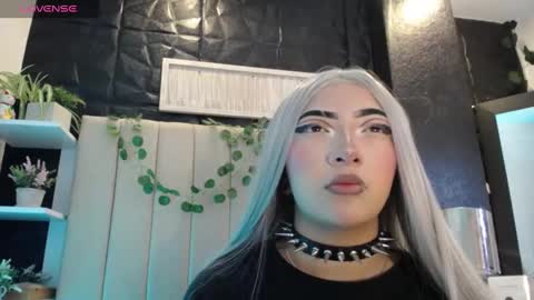 Mia online show from January 11, 5:18 pm