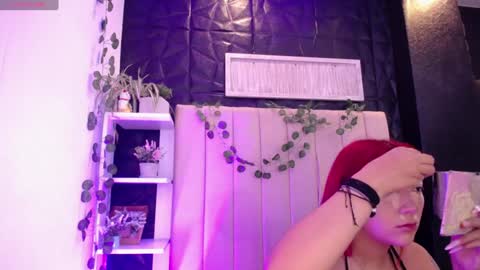 Mia online show from January 20, 1:00 pm