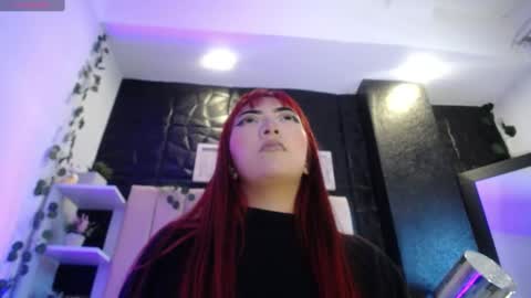 Mia online show from January 25, 7:07 pm