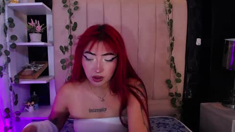 Mia online show from February 3, 5:03 pm