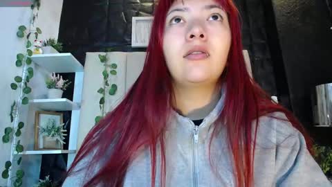 Mia online show from February 10, 1:01 pm