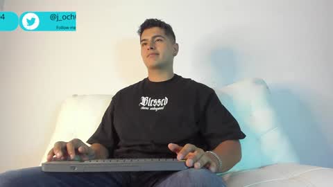 _juanes__ online show from December 17, 9:16 pm