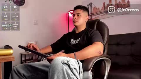 _juanes__ online show from November 26, 8:43 pm