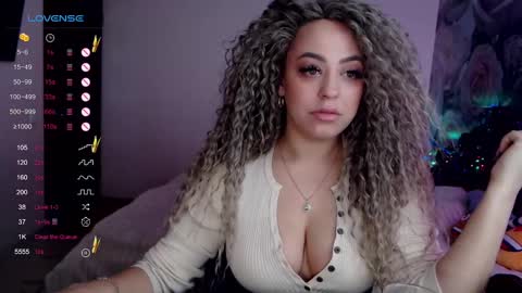 _just_a_queen_3 online show from January 2, 11:09 am